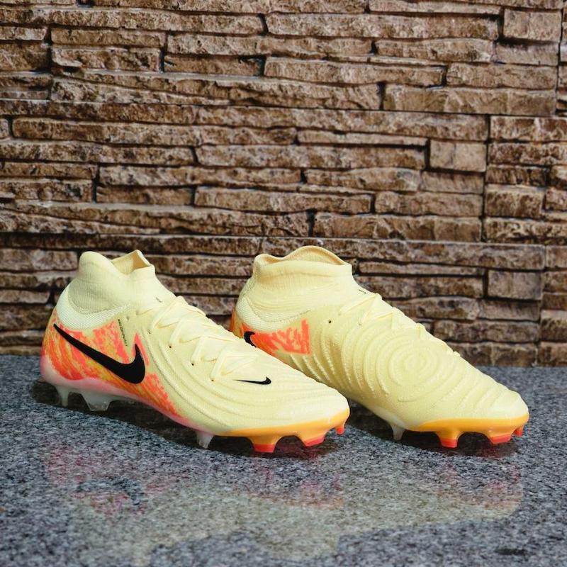 کفش فوتبال نایک فانتوم جی ایکس Nike Phantom GX 2