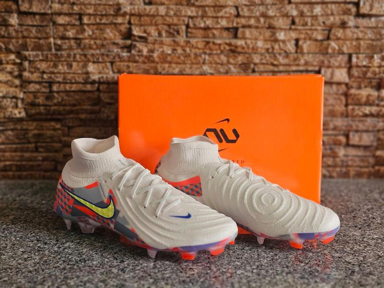 کفش فوتبال نایک فانتوم جی ایکس Nike Phantom GX 2