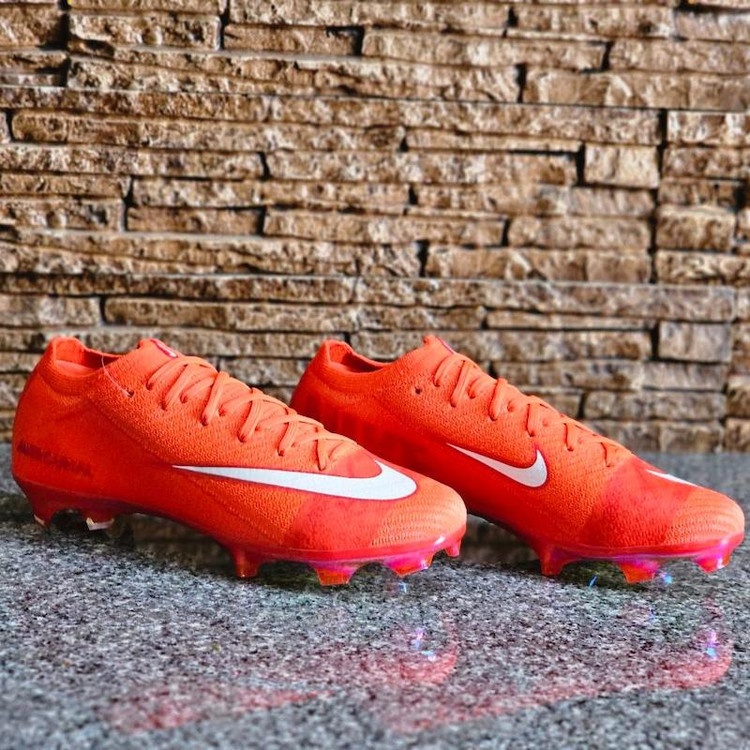 کفش فوتبال نایک مرکوریال ایرزوم ویپورNike Mercurial Airzoom Vapor 16