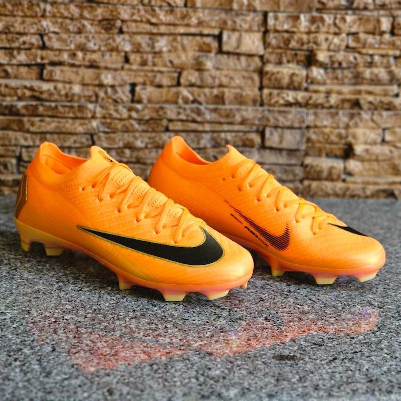 کفش فوتبال نایک مرکوریال ایرزوم ویپورNike Mercurial Airzoom Vapor 16