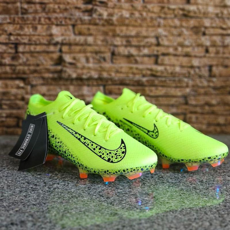 کفش فوتبال نایک مرکوریال ایرزوم ویپورNike Mercurial Airzoom Vapor 16