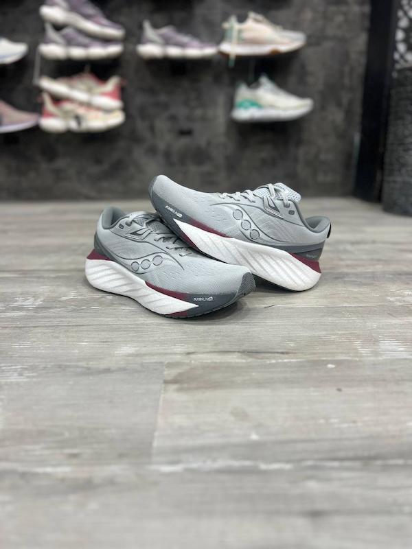 کتونی ساکونی Saucony Triumph 22