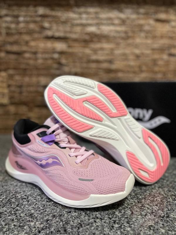 کتونی ساکونی Saucony Triumph 19