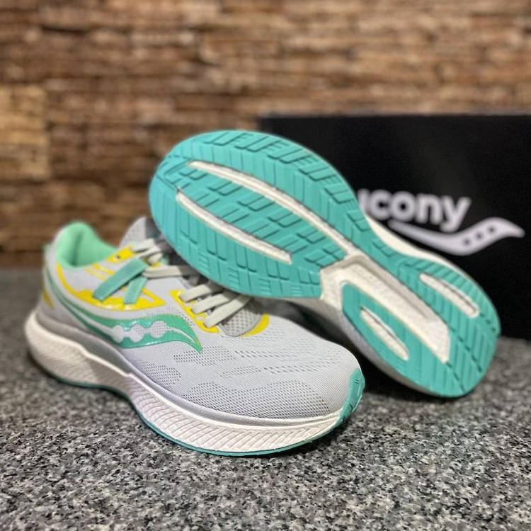 کتونی ساکونی Saucony Triumph 19
