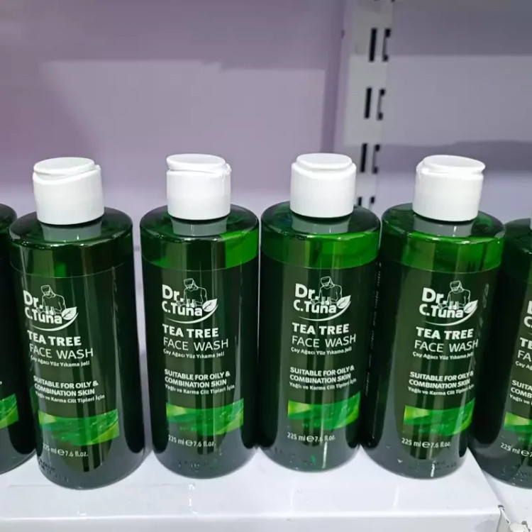 ژل شستشوی صورت ضدجوش تی تری حاوی روغن درخت چای فارماسی