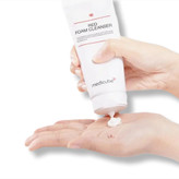 فوم شوینده سالیسیلیک اسید قرمز مدی کیوب 120ml کره