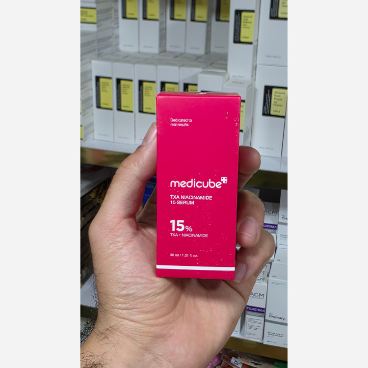 سرم ترانگزامیک نیاسینامید مدی کیوب حجم 30ml