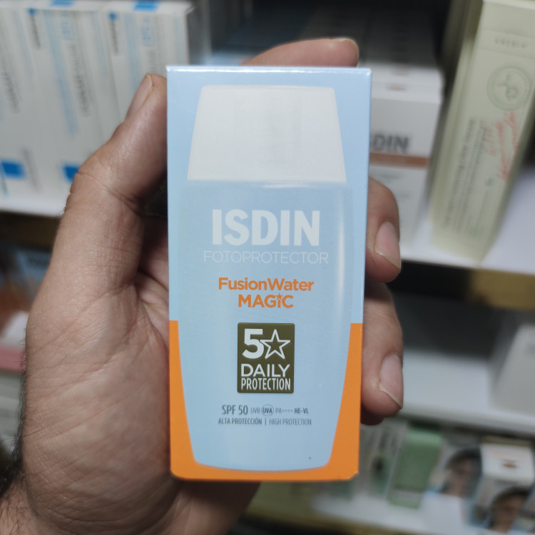 ضدآفتاب مجیک فیوژن واتر ایزدین اورجینال 50ml