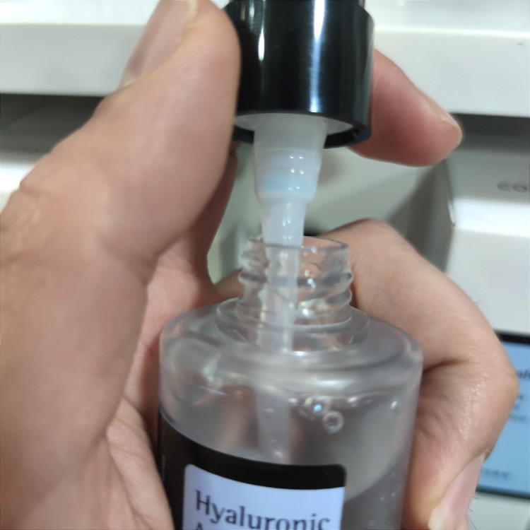 سرم اسنس هیالورونیک اسید کوزارکس جعبه پروانه ای جدید کره ای آبرسان قوی حجم 100ml