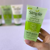 ژل شستشو صورت سیمپل Simple مدل رفرشینگ پوست چرب و معمولی