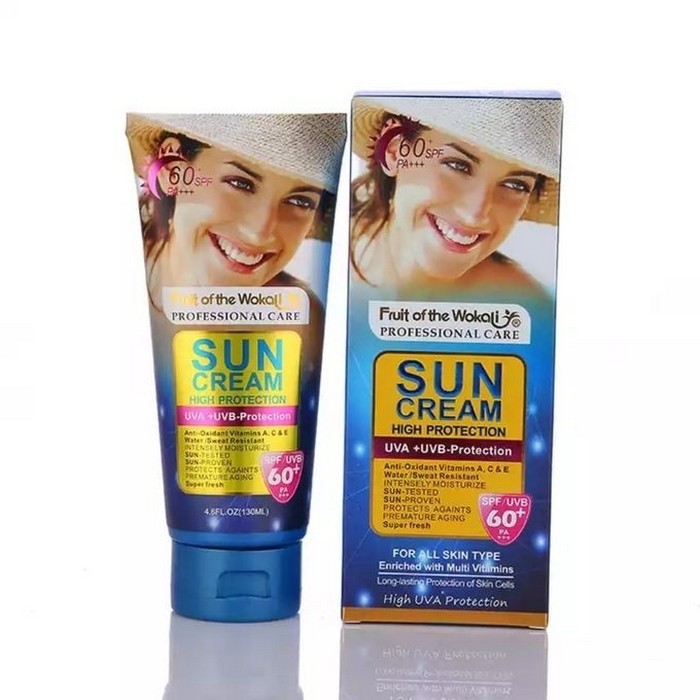 کرم ضد آفتاب spf 60 بی رنگ 130 میل برای صورت و بدن روشن کننده و ضد لک و ترمیم کننده