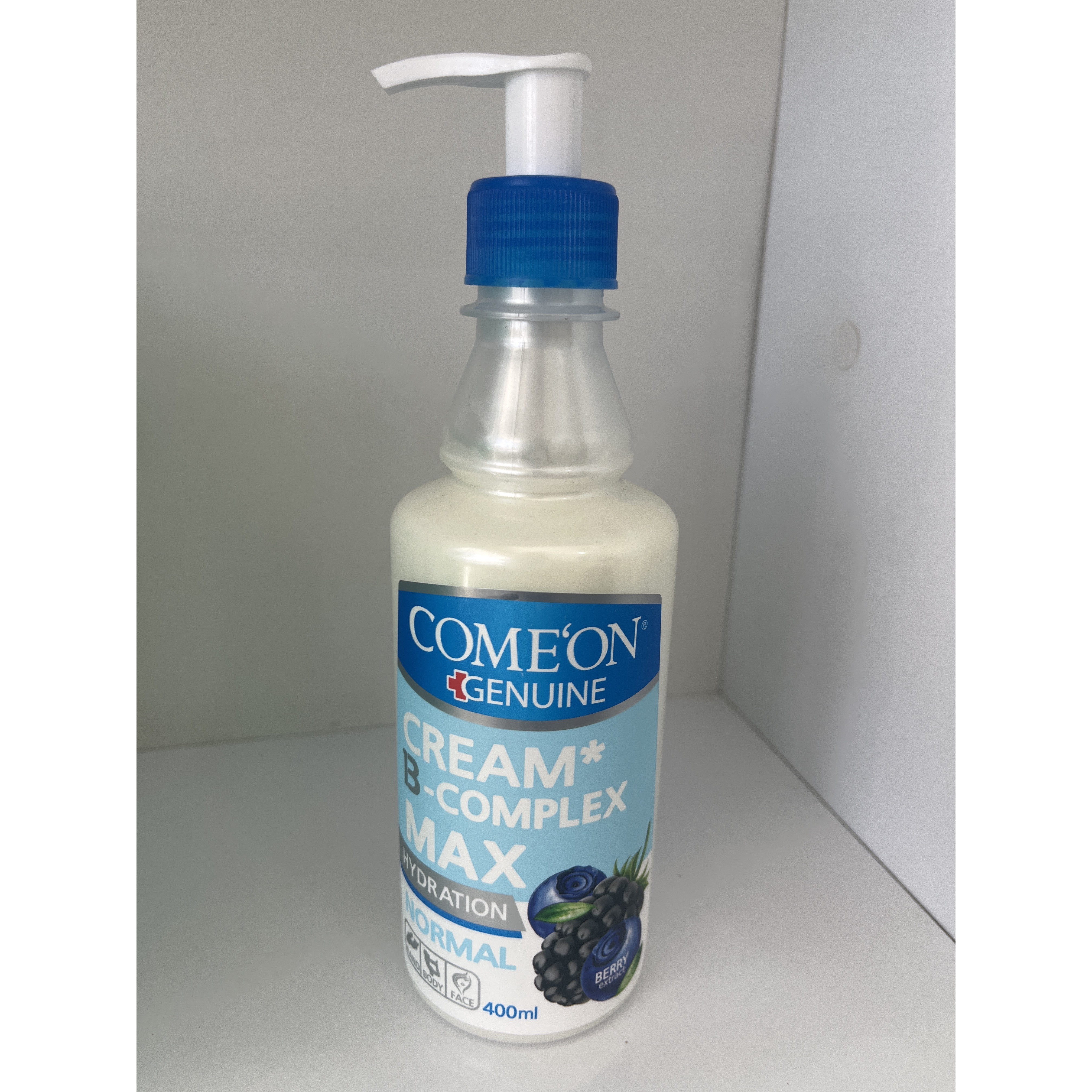 کرم مرطوب کننده پمپی کامان B-Complex Max بلوبری حجم 400 میلی لیتر مناسب پوست معمولی